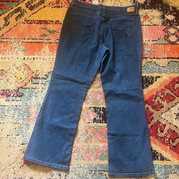 Levi’s signature bootcut womens size 18 jeans - Picture 7 of 7